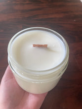 Load image into Gallery viewer, Peppermint Mocha 11oz Candle LARGE
